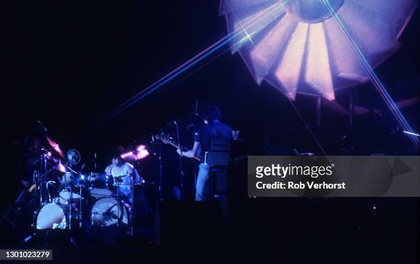 26 Roger Waters 1977 Photos and Premium High Res Pictures - Getty Images
