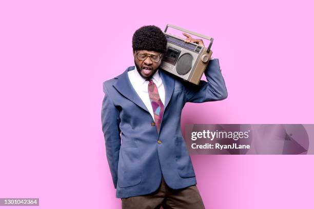 retro office worker luisteren naar boom box stereo - hiphop stockfoto's en -beelden