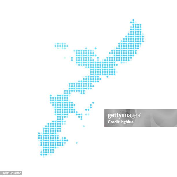okinawa island karte in blauen punkten auf weißem hintergrund - okinawa prefecture stock-grafiken, -clipart, -cartoons und -symbole