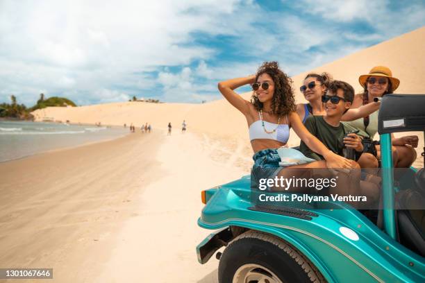 passeio de buggy na praia de genipabu - natal brasil - fotografias e filmes do acervo