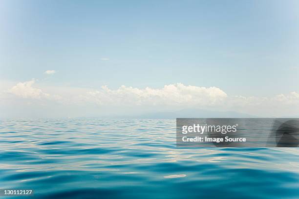 peaceful water of south china sea, perhentian islands, malaysia - sydkinesiska havet bildbanksfoton och bilder