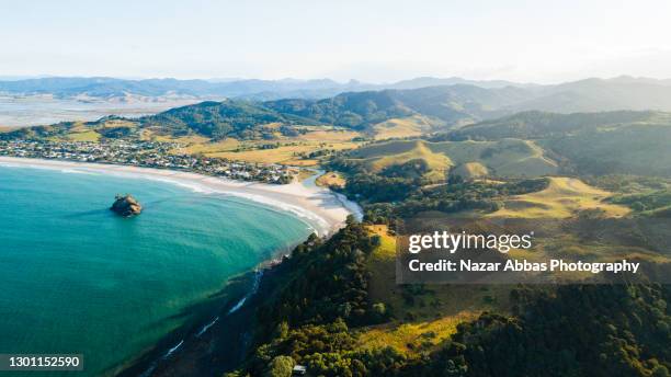 overhead view of beach. - nordinsel von neuseeland stock-fotos und bilder