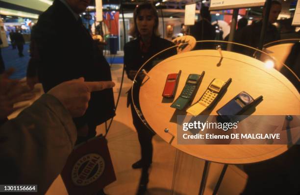 Le stand 'Ericsson' au salon du Téléphone mobile au CNIT de La Défense, le 25 novembre 1997, à Puteaux, dans les Hauts-de-Seine, France.