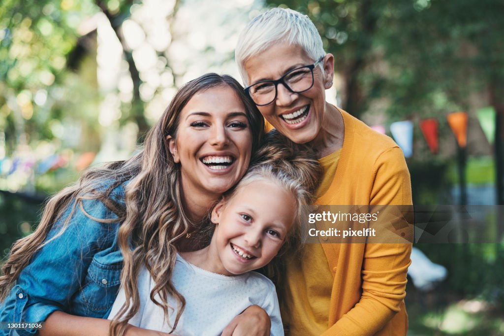 Tres generaciones de feminidad