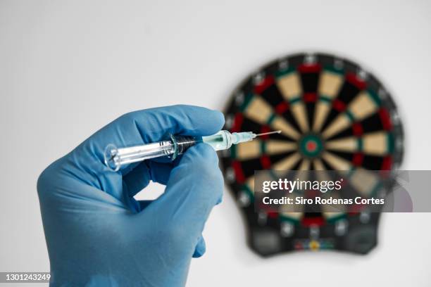 the most effective vaccine - base sports equipment stockfoto's en -beelden