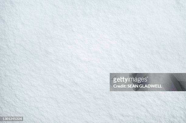 powder snow background - neige fraîche photos et images de collection