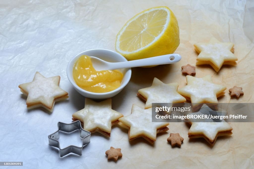 Lemon biscuits and peel with lemon curd, Germany