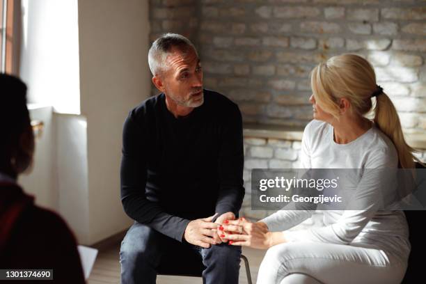 paartherapie - eheberatung stock-fotos und bilder