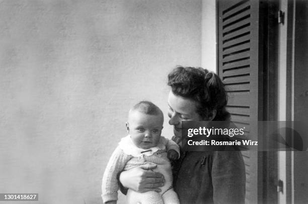 vintage picture, mother and baby daughter,  smiling - 1945 stock pictures, royalty-free photos & images