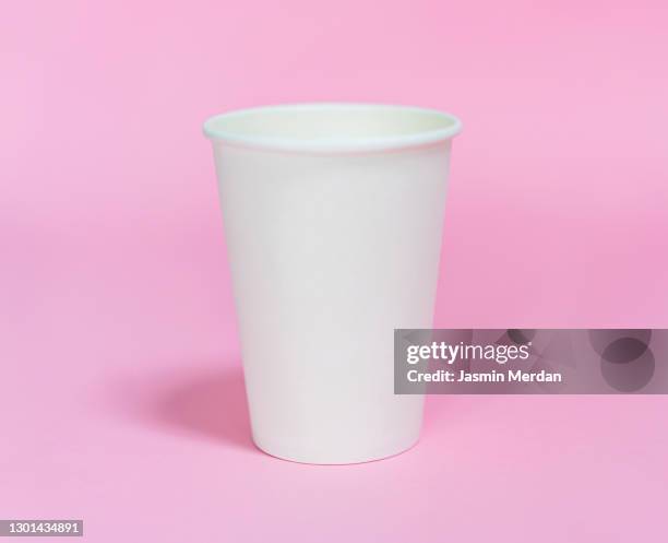 white bamboo coffee to go cup - coffee to go cups stock pictures, royalty-free photos & images