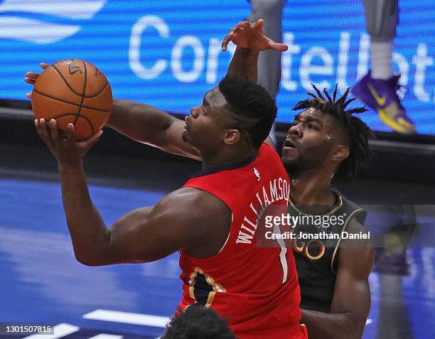 Zion Williamson of the New Orleans Pelicans shoots against Patrick Williams of the Chicago Bulls at the United Center on February 10, 2021 in...