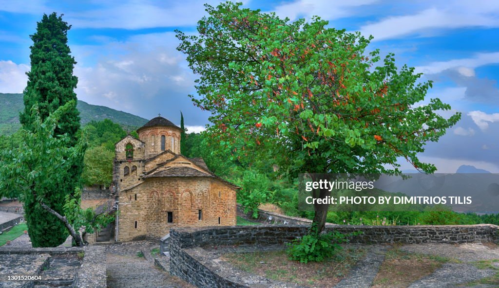 Holy Church of the Holy Apostles at Molyvdoskepasto