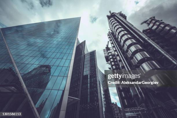 lloyd es building im zentrum des londoner finanzdistrikts, großbritannien - lloyds of london stock-fotos und bilder