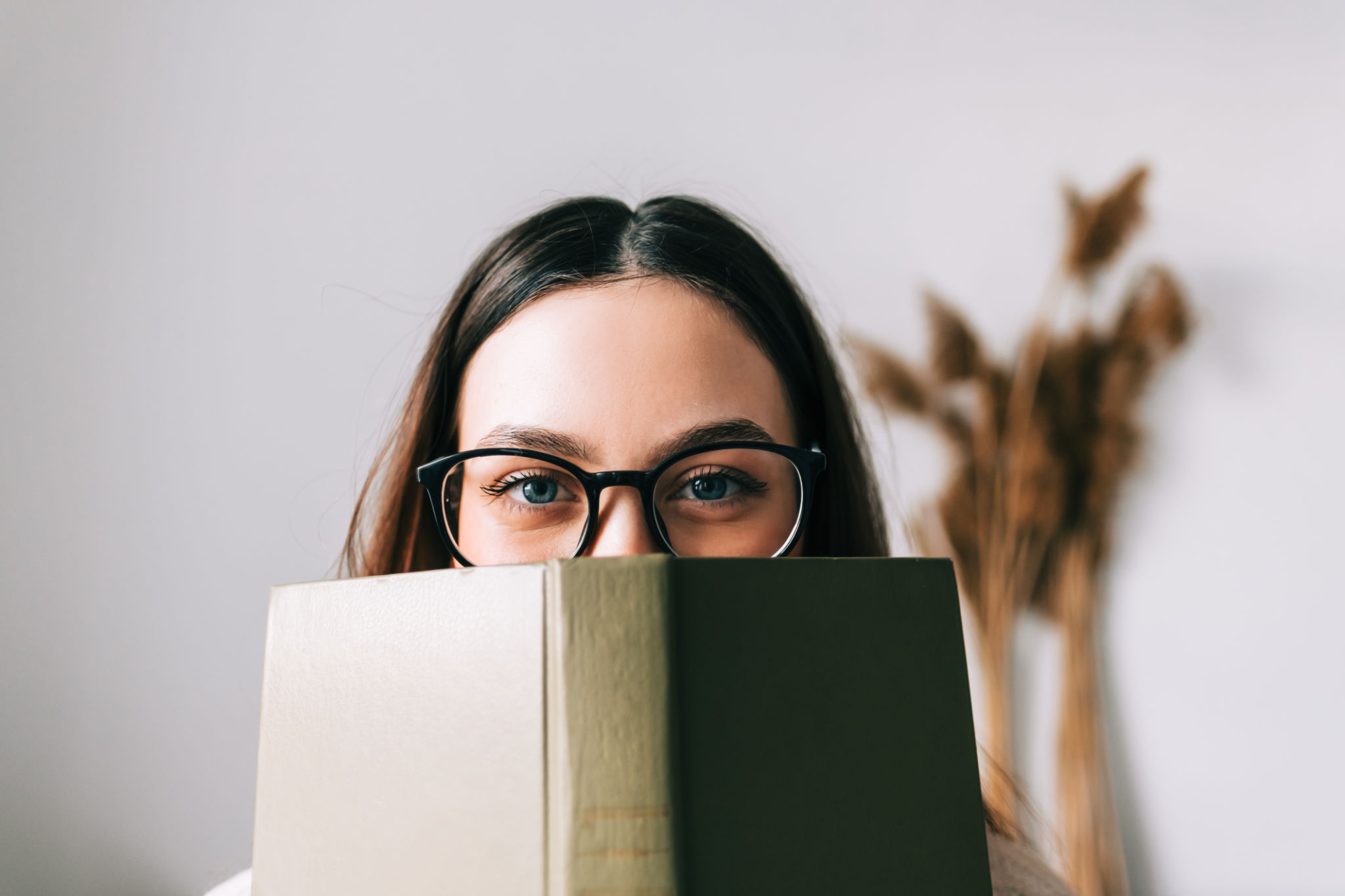 students reading books