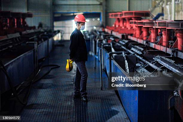Cash Machine Factory Cash Counter Machine Photos and Premium High Res Pictures - Getty Images