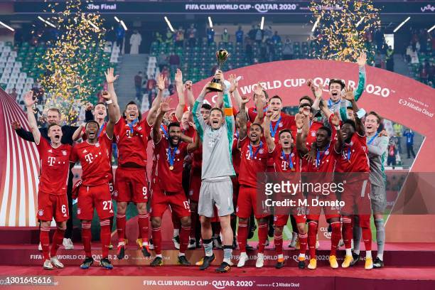 Manuel Neuer of Muenchen lifts the FIFA Club World Cup Qatar 2020 trophy after winning the FIFA Club World Cup Qatar 2020 final between Bayern...
