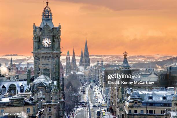 edinburgh - snowy princes street - edinburgh winter stock pictures, royalty-free photos & images