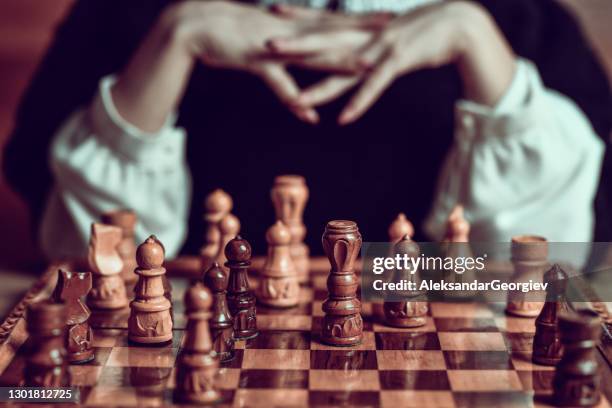 queen's gambit accepted versus queen's gambit declined - chess stock pictures, royalty-free photos & images