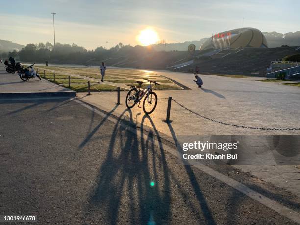 da lat city, viet nam – feb 22, 2021: this is lam vien park, a tranquility scenery in tet at vietnam, beauty and dreaming but solitary because covid-19 corona and vietnam culture in tet - iphone xs max stockfoto's en -beelden