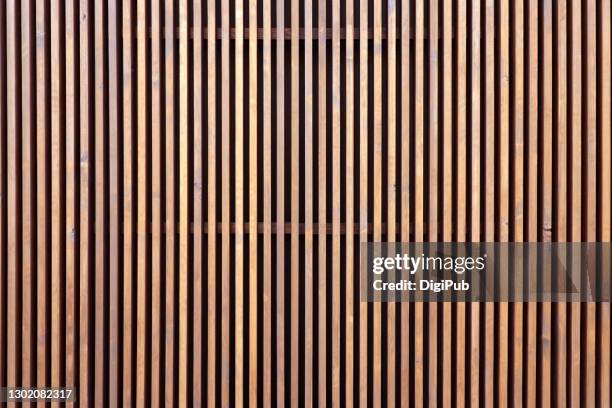 wood exterior wall - wood section fotografías e im�ágenes de stock