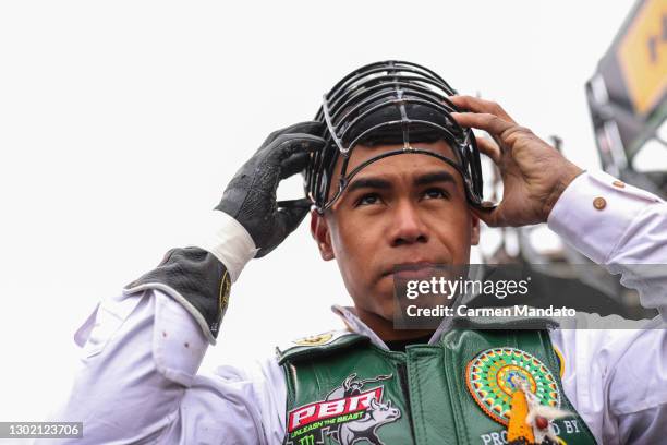 Keyshawn Whitehorse prepares to ride during the PBR Built Ford Tough Invitational at Val Verde County Fairgrounds on February 13, 2021 in Del Rio,...