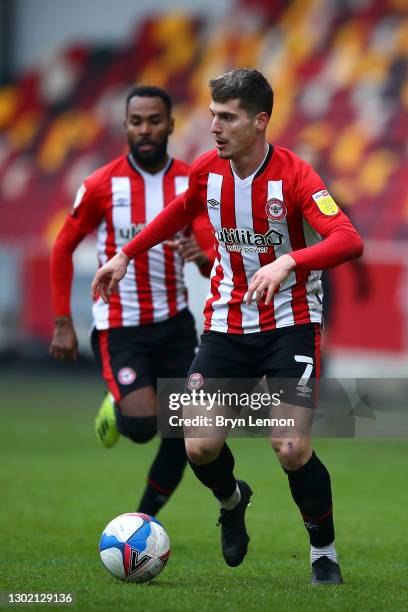 Sergi Canos of Brentford in action during the Sky Bet Championship match between Brentford and Barnsley at Brentford Community Stadium on February...