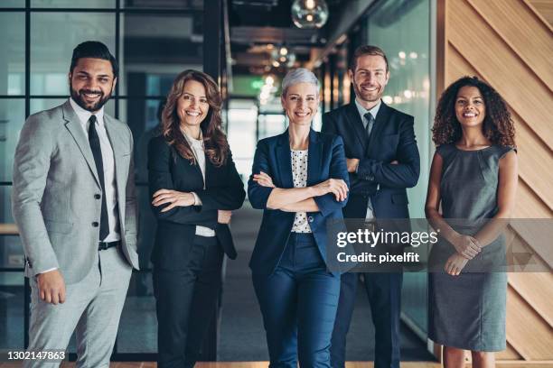 fiducia e successo - business people portrait foto e immagini stock