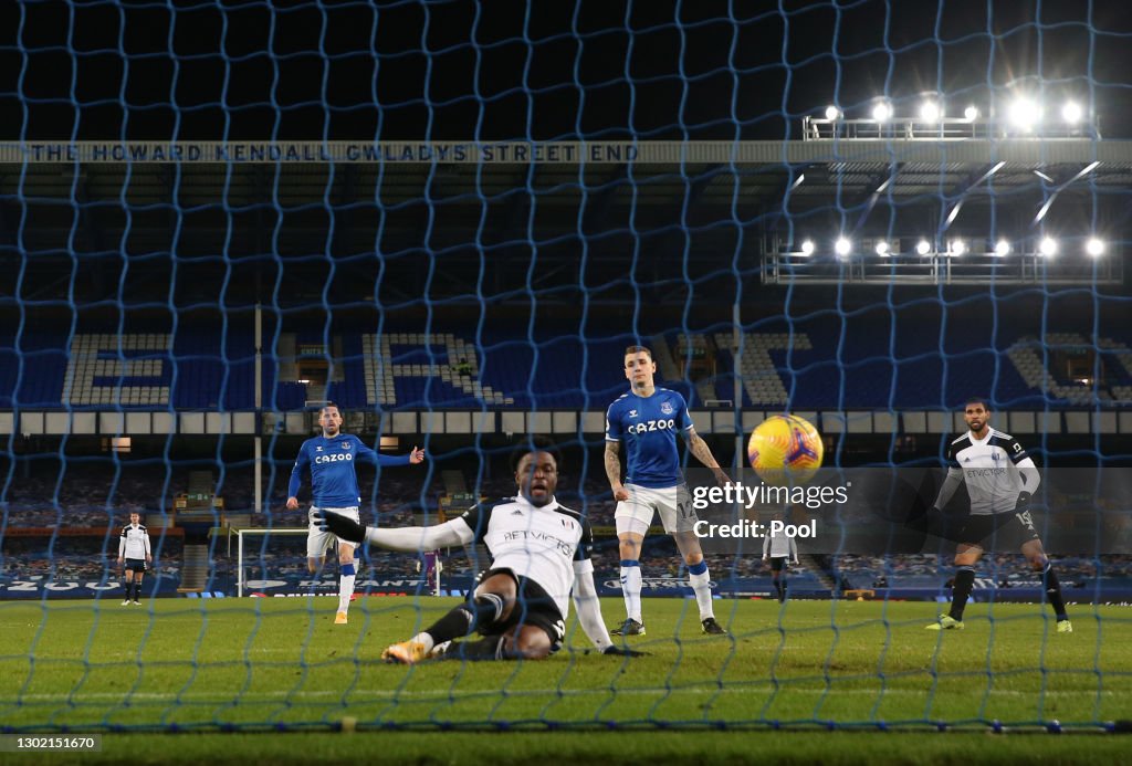 Everton v Fulham - Premier League