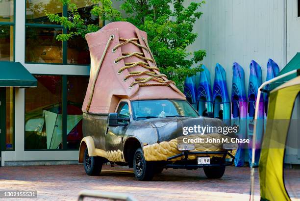 l.l. bean "bootmobile" at l.l. bean flagship store, freeport, maine - modified car stock pictures, royalty-free photos & images