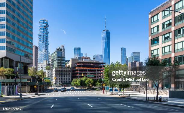 view of lower manhattan from tribeca - new york - usa new york city freedom tower under construction - fotografias e filmes do acervo