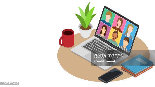 illustrazioni stock, clip art, cartoni animati e icone di tendenza di videoconferenza persone sul computer portatile - coinvolgimento dei dipendenti