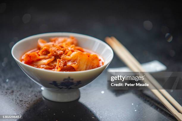 korean kimchi - korean food stockfoto's en -beelden