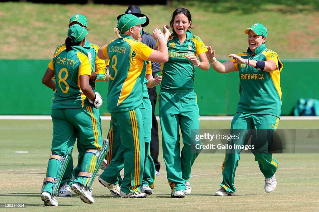 South Africa v England - 3rd One Day International