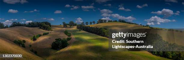 loch scenery and fertile rural farming area in south gippsland, victoria, australia. - gippsland stock-fotos und bilder