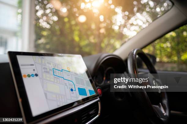 navigation device in the car - auto cockpit bildbanksfoton och bilder