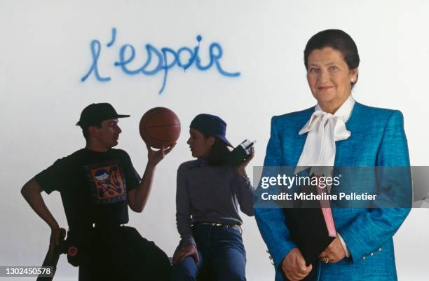 Portrait de la Ministre de la Santé Simone Veil, membre du gouvernement Balladur.