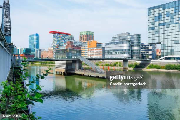 marina of the medienhafen (media harbor), düsseldorf - medienhafen stock pictures, royalty-free photos & images