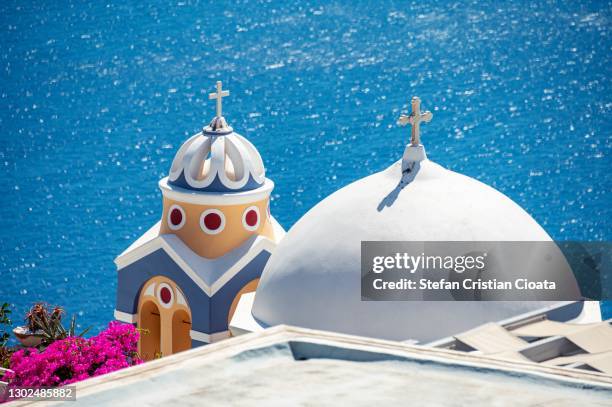 domes of santorini greek islands - santorin stock pictures, royalty-free photos & images