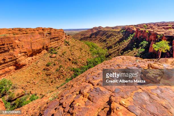 kings canyon watarrka national park - mt eden stock pictures, royalty-free photos & images
