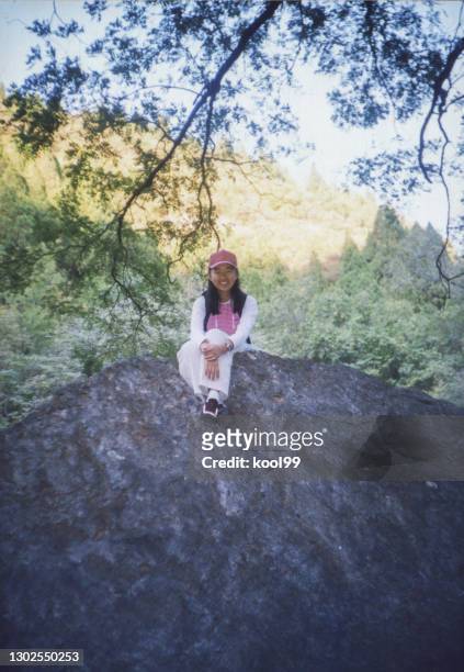 1990s chine jeunes filles photos de la vie réelle - 1990 1999 photos et images de collection
