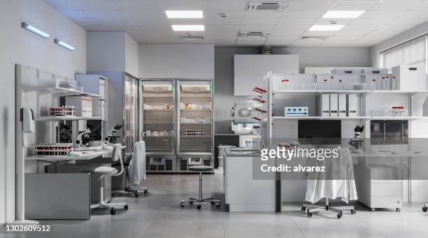 digitaal gegenereerd beeld van het onderzoekslab - medisch laboratorium stockfoto's en -beelden
