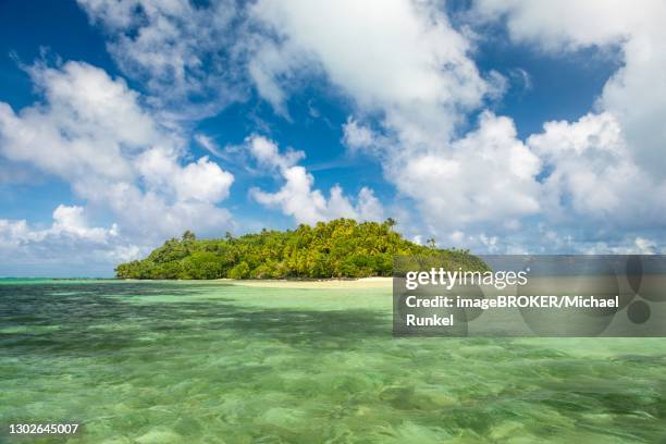 beautiful little islet in the lagoon of wallis, wallis and futuna - wallis and futuna islands stock pictures, royalty-free photos & images