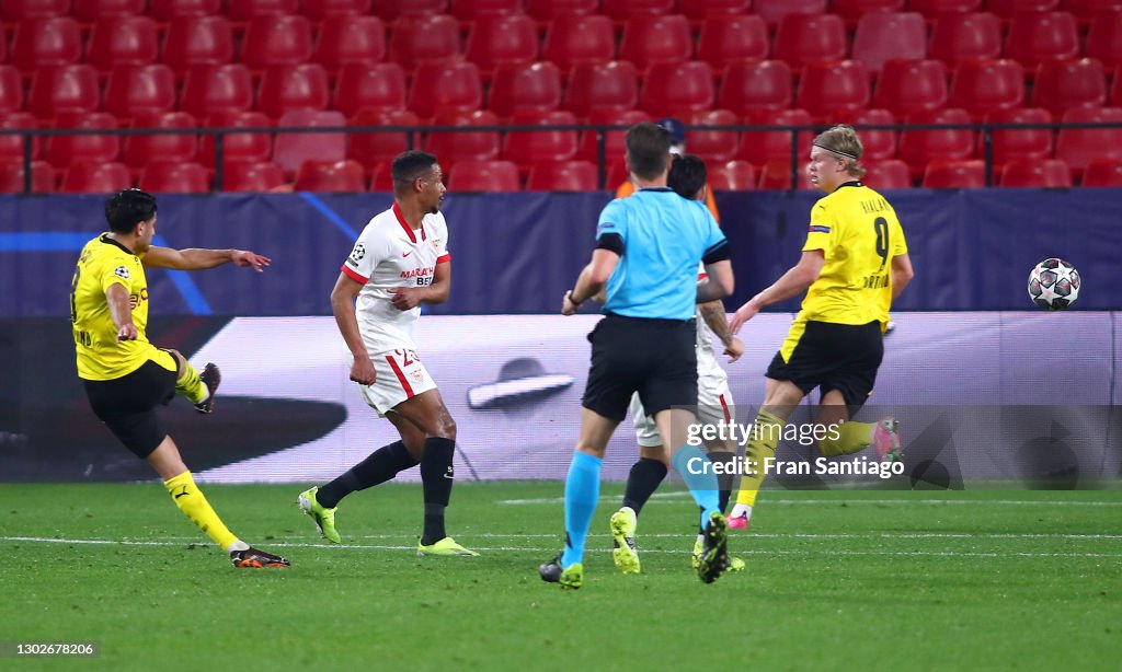 Sevilla FC v Borussia Dortmund  - UEFA Champions League Round Of 16 Leg One