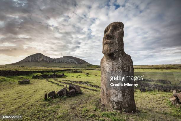 easter island ahu tongariki moai rapa nui isla de pascua - easter_island stock pictures, royalty-free photos & images