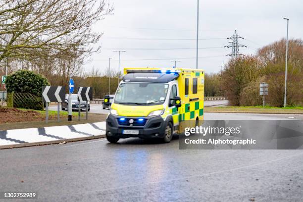 hinchingbrooke hospital - ambulance lights stock pictures, royalty-free photos & images