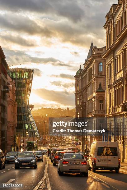 praag - europa figuren uit de klassieke mythologie stockfoto's en -beelden