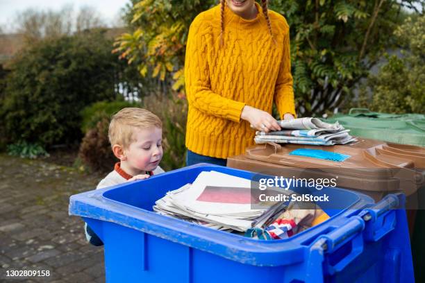 mijn kleine helper - recycling stockfoto's en -beelden