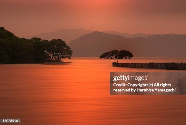 north of lake-biwa at sunset time - préfecture de shiga photos et images de collection