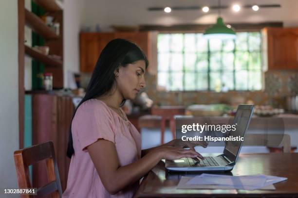 Digital Computer Woman Rural Rural Laptop Home Photos and Premium High Res Pictures - Getty Images