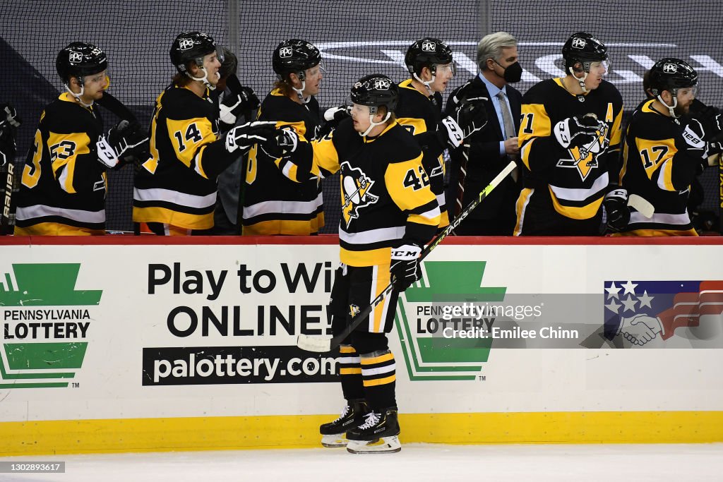 New York Islanders v Pittsburgh Penguins